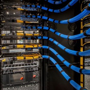 Elastic Cloud Server (ECS):